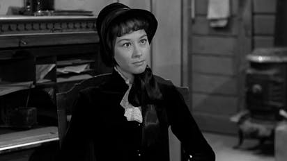 S4 E23 - The English Woman