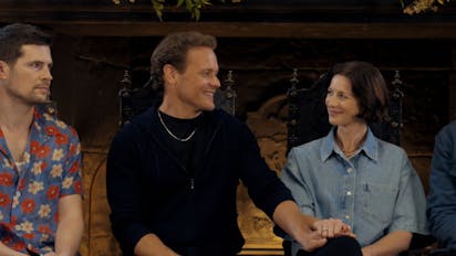 Outlander Cast Walk Down Memory Lane